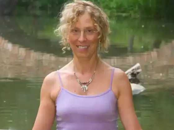 Lori Batcheller,
健康与保健, 健康与保健, 瑜伽, 瑜伽, 瑜伽, 瑜伽, 瑜伽, 瑜伽
Expert at 瑜伽和普拉提